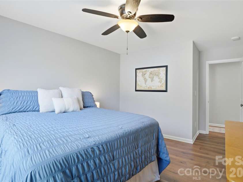 9428 Quilting Bee Lane, Charlotte, NC 28216.  MLS# CAR4400381, YatesRealty ID 35031. 