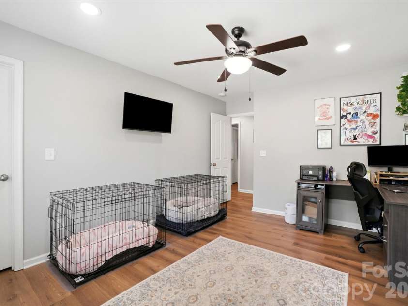 9428 Quilting Bee Lane, Charlotte, NC 28216.  MLS# CAR4400381, YatesRealty ID 35031. 