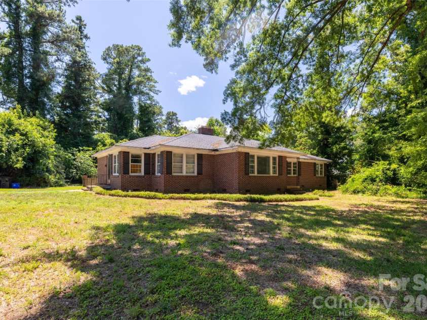 1151 Evergreen Circle, Rock Hill, SC 29732.  MLS# CAR4397230, YatesRealty ID 35032. 