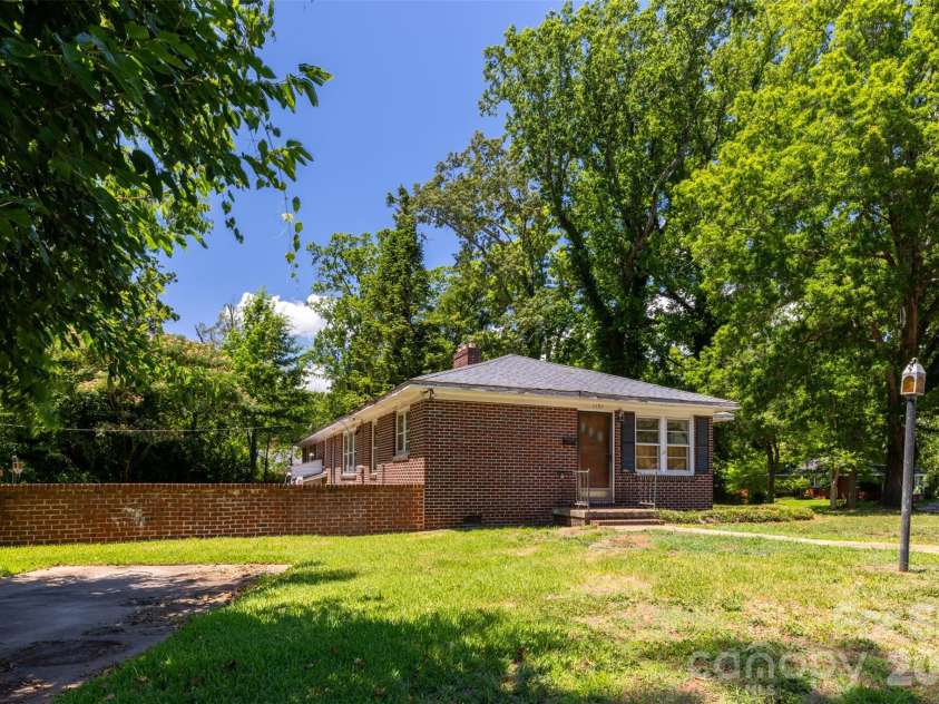 1151 Evergreen Circle, Rock Hill, SC 29732.  MLS# CAR4397230, YatesRealty ID 35032. 