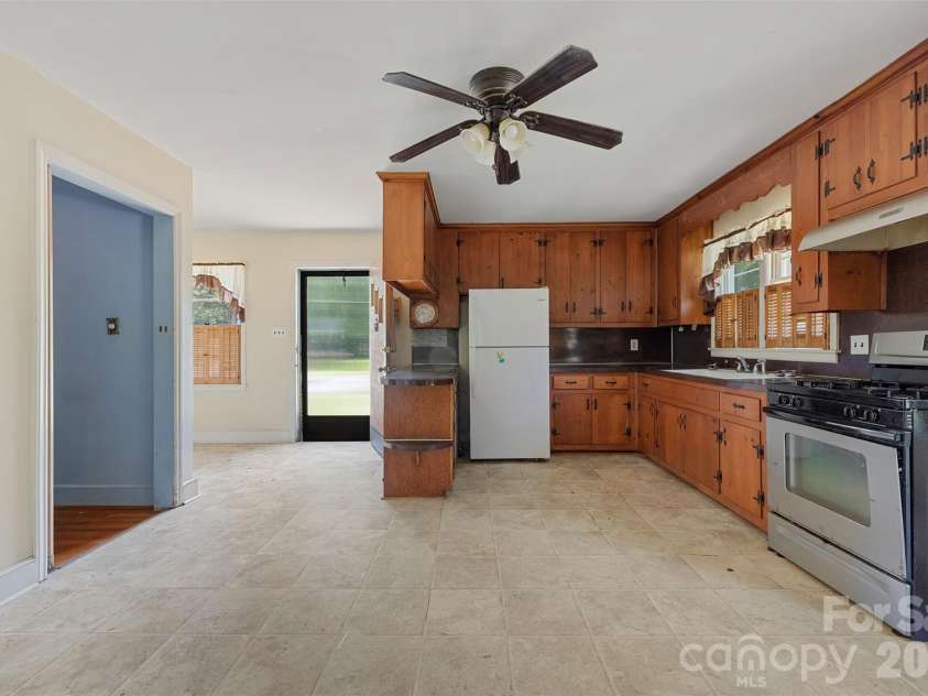 1151 Evergreen Circle, Rock Hill, SC 29732.  MLS# CAR4397230, YatesRealty ID 35032. 