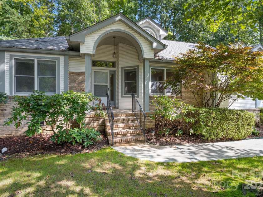 131 Jenny Lind Drive, Hendersonville, NC 28791.  MLS# CAR4294642, YatesRealty ID 35033. 
