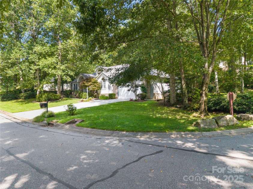 131 Jenny Lind Drive, Hendersonville, NC 28791.  MLS# CAR4294642, YatesRealty ID 35033. 