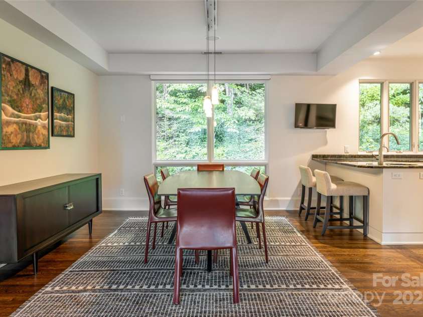 80 Kimberly Knoll Road, Asheville, NC 28804.  MLS# CAR4275443, YatesRealty ID 35034. Dining room