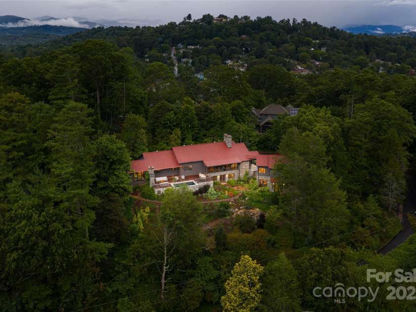 80 Kimberly Knoll Road, Asheville, NC 28804.  MLS# CAR4275443, YatesRealty ID 35034. Privately tucked away