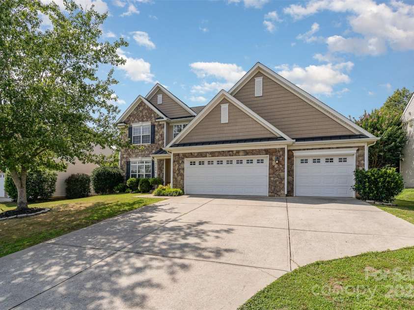 5704 Verrazano Drive, Waxhaw, NC 28173.  MLS# CAR4282211, YatesRealty ID 35035. 