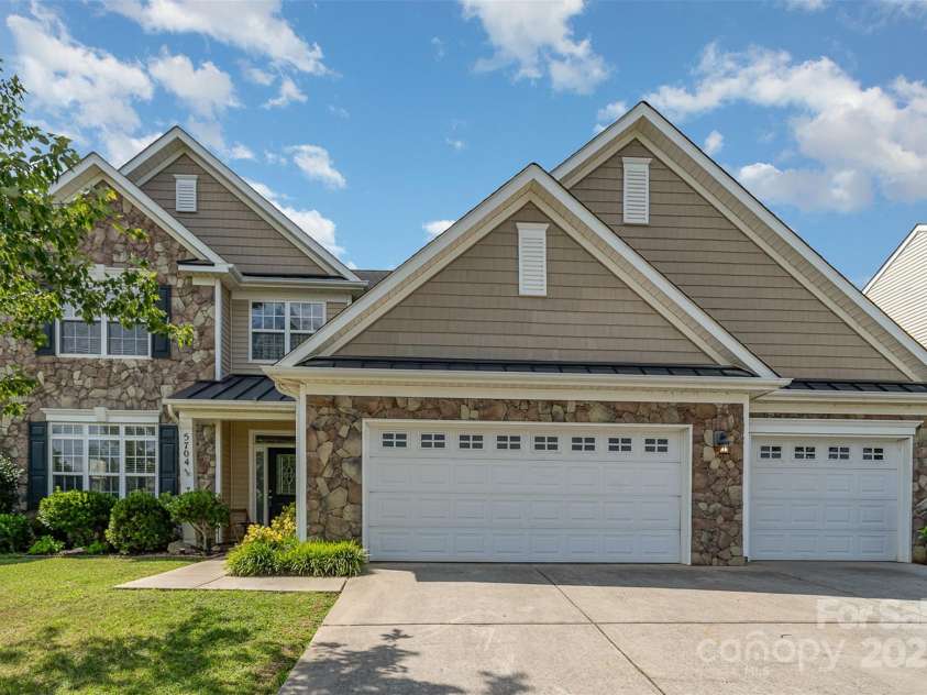5704 Verrazano Drive, Waxhaw, NC 28173.  MLS# CAR4282211, YatesRealty ID 35035. 