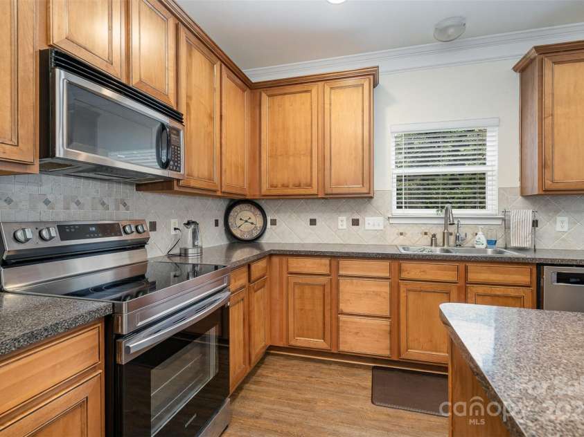 5704 Verrazano Drive, Waxhaw, NC 28173.  MLS# CAR4282211, YatesRealty ID 35035. 