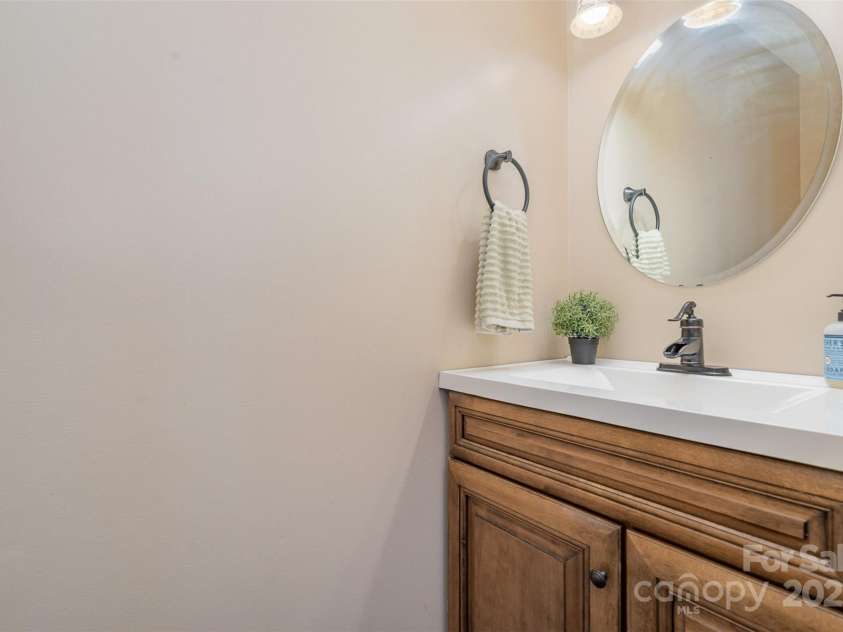 5704 Verrazano Drive, Waxhaw, NC 28173.  MLS# CAR4282211, YatesRealty ID 35035. 