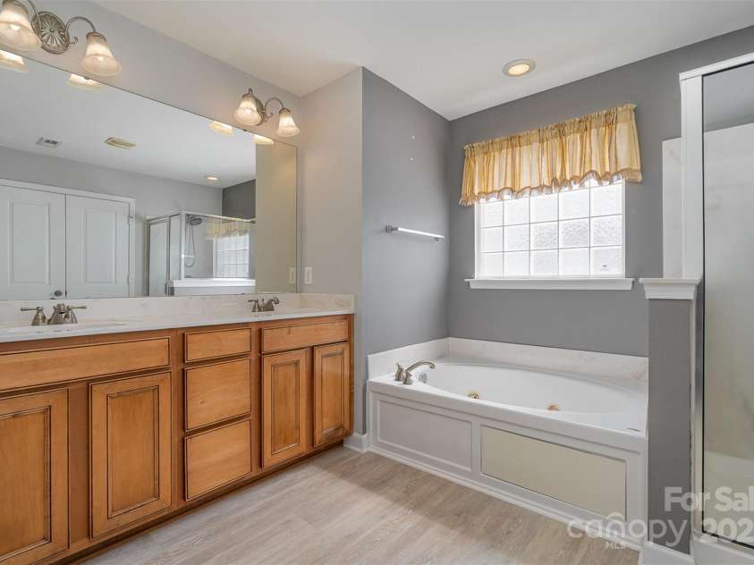 5704 Verrazano Drive, Waxhaw, NC 28173.  MLS# CAR4282211, YatesRealty ID 35035. 