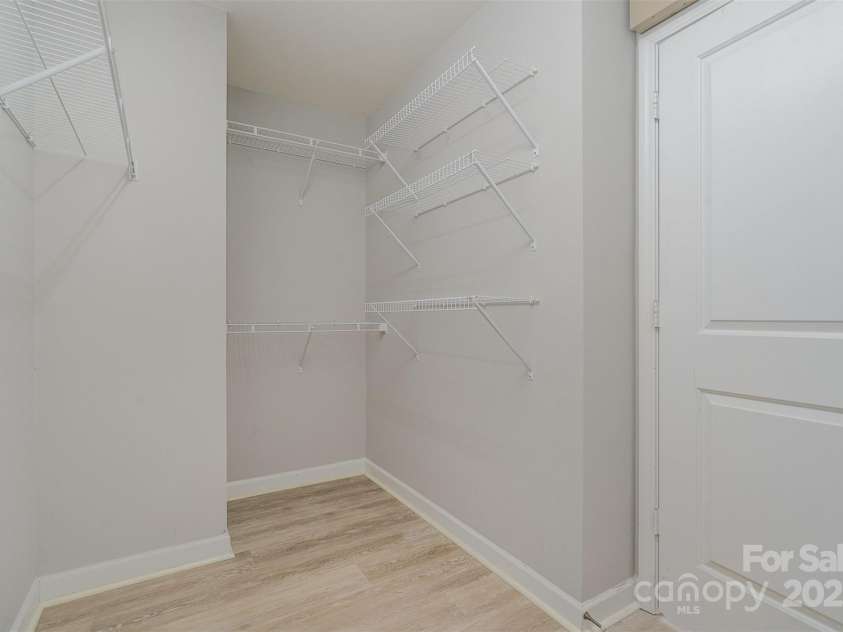 5704 Verrazano Drive, Waxhaw, NC 28173.  MLS# CAR4282211, YatesRealty ID 35035. 