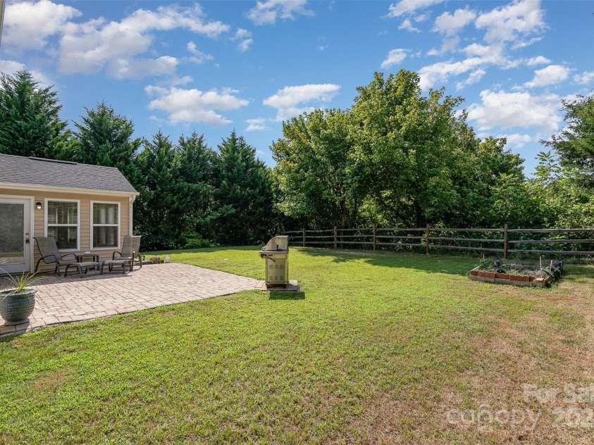 5704 Verrazano Drive, Waxhaw, NC 28173.  MLS# CAR4282211, YatesRealty ID 35035. 