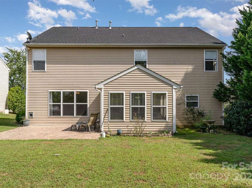 5704 Verrazano Drive, Waxhaw, NC 28173.  MLS# CAR4282211, YatesRealty ID 35035. 