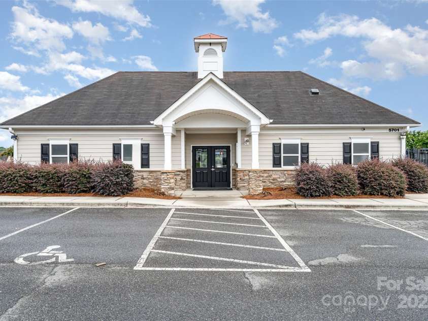 5704 Verrazano Drive, Waxhaw, NC 28173.  MLS# CAR4282211, YatesRealty ID 35035. 