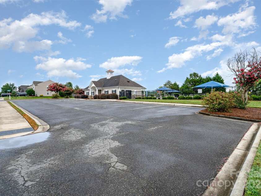 5704 Verrazano Drive, Waxhaw, NC 28173.  MLS# CAR4282211, YatesRealty ID 35035. 