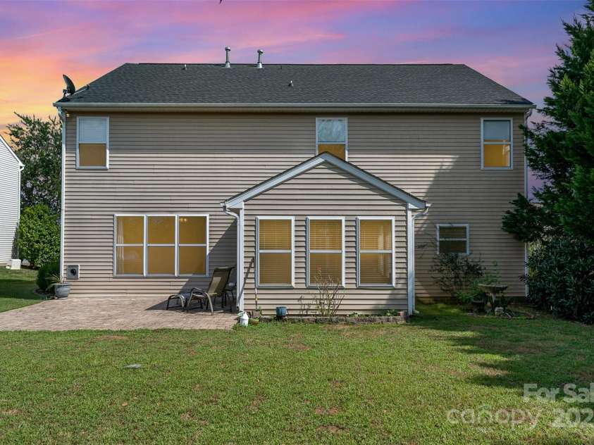 5704 Verrazano Drive, Waxhaw, NC 28173.  MLS# CAR4282211, YatesRealty ID 35035. 