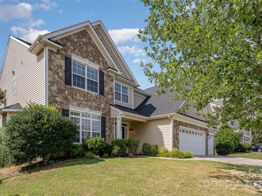 5704 Verrazano Drive, Waxhaw, NC 28173.  MLS# CAR4282211, YatesRealty ID 35035. 