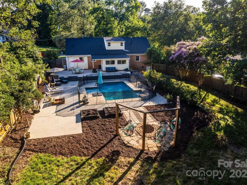 372 Club Drive, Gastonia, NC 28054.  MLS# CAR4296484, YatesRealty ID 35036. 