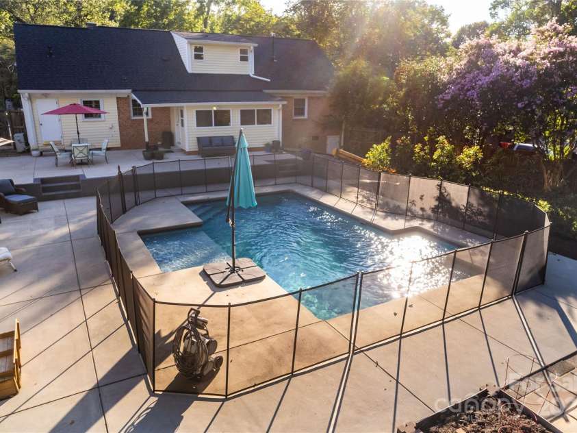 372 Club Drive, Gastonia, NC 28054.  MLS# CAR4296484, YatesRealty ID 35036. 