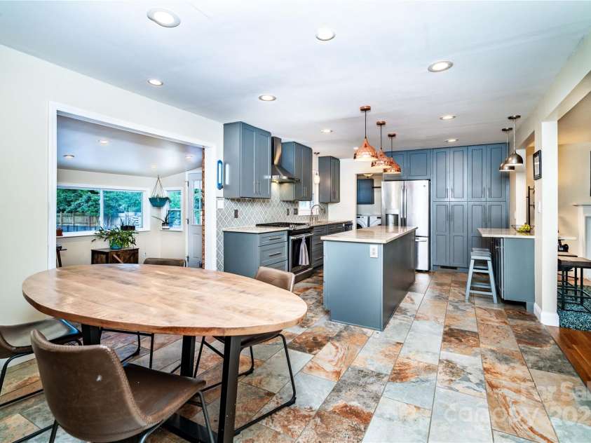 372 Club Drive, Gastonia, NC 28054.  MLS# CAR4296484, YatesRealty ID 35036. 