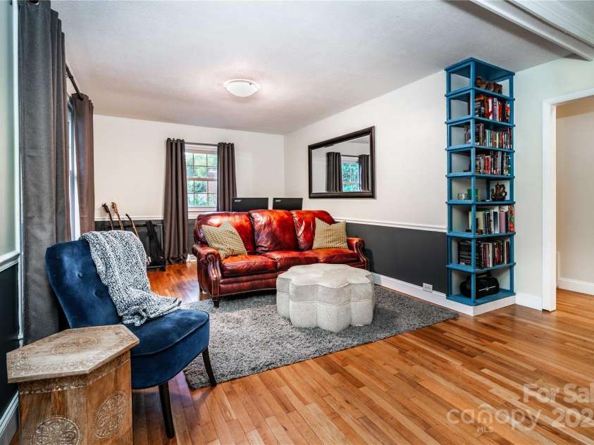 372 Club Drive, Gastonia, NC 28054.  MLS# CAR4296484, YatesRealty ID 35036. 