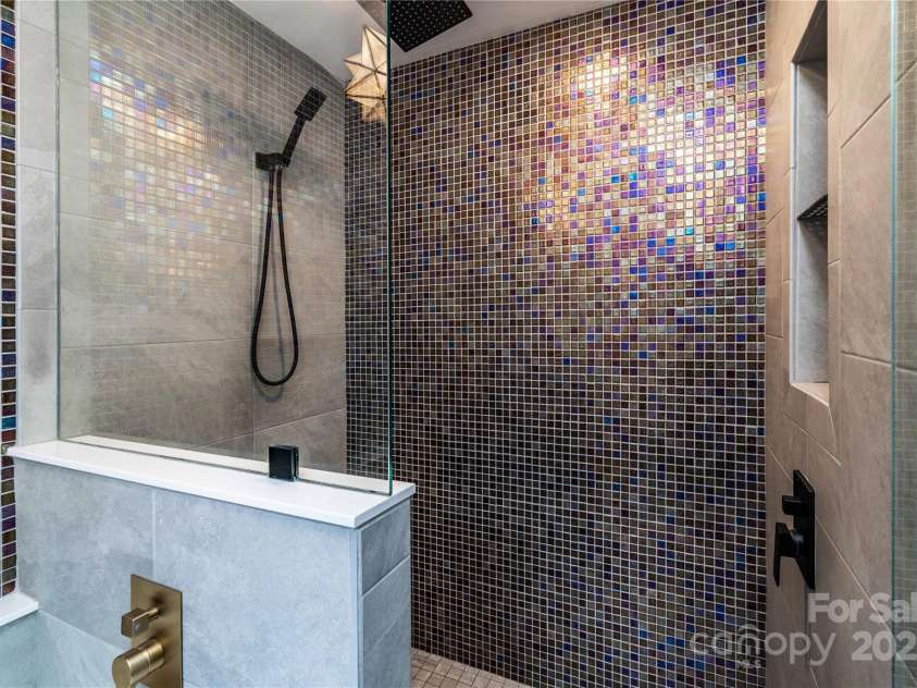 372 Club Drive, Gastonia, NC 28054.  MLS# CAR4296484, YatesRealty ID 35036. 