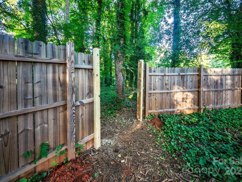 372 Club Drive, Gastonia, NC 28054.  MLS# CAR4296484, YatesRealty ID 35036. 