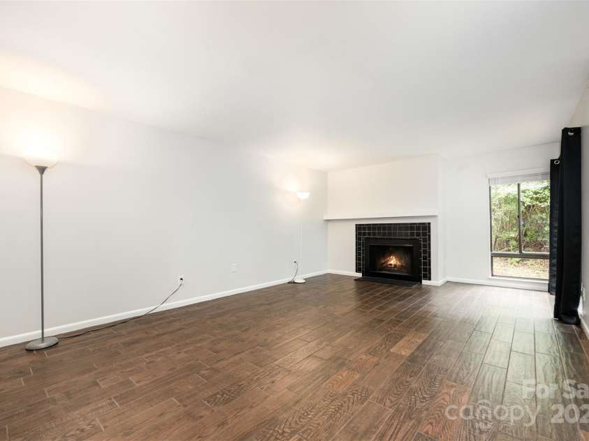 7800 Hummingbird Lane, Charlotte, NC 28212.  MLS# CAR4291646, YatesRealty ID 35039. 