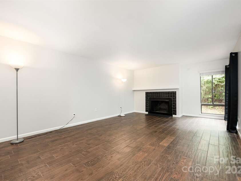 7800 Hummingbird Lane, Charlotte, NC 28212.  MLS# CAR4291646, YatesRealty ID 35039. 