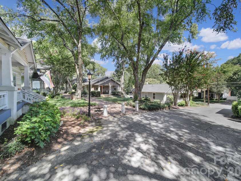 1528 Rensselaer Place, Charlotte, NC 28203.  MLS# CAR4319996, YatesRealty ID 3504. 