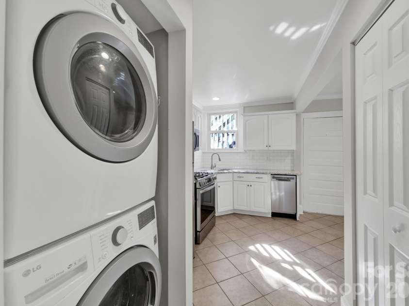 1528 Rensselaer Place, Charlotte, NC 28203.  MLS# CAR4319996, YatesRealty ID 3504. 