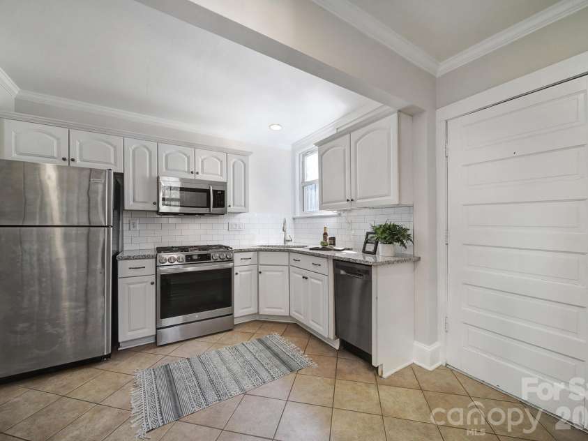 1528 Rensselaer Place, Charlotte, NC 28203.  MLS# CAR4319996, YatesRealty ID 3504. 