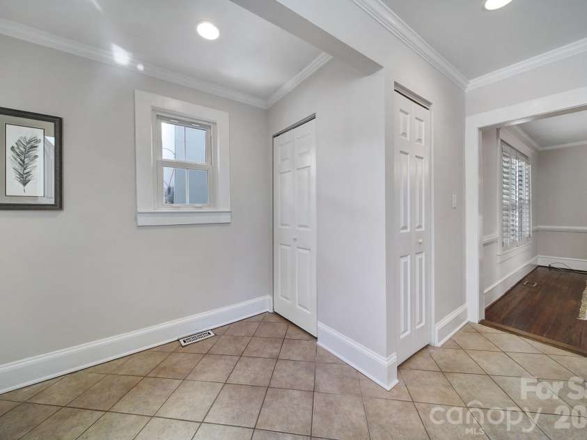 1528 Rensselaer Place, Charlotte, NC 28203.  MLS# CAR4319996, YatesRealty ID 3504. 