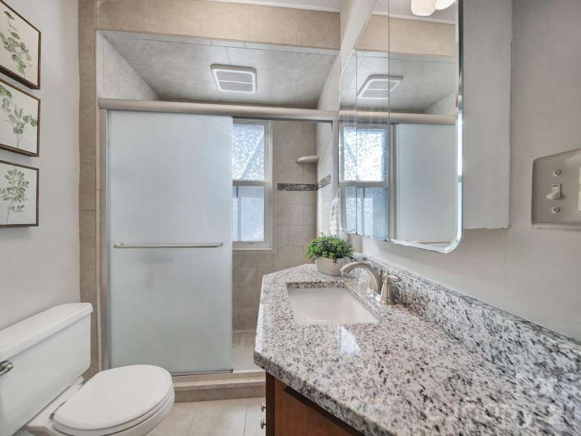 1528 Rensselaer Place, Charlotte, NC 28203.  MLS# CAR4319996, YatesRealty ID 3504. 