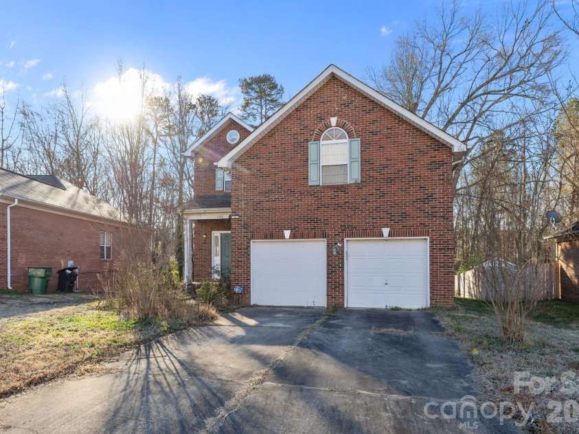 7132 Brighton Brook Drive, Charlotte, NC 28212.  MLS# CAR4336134, YatesRealty ID 3504. 