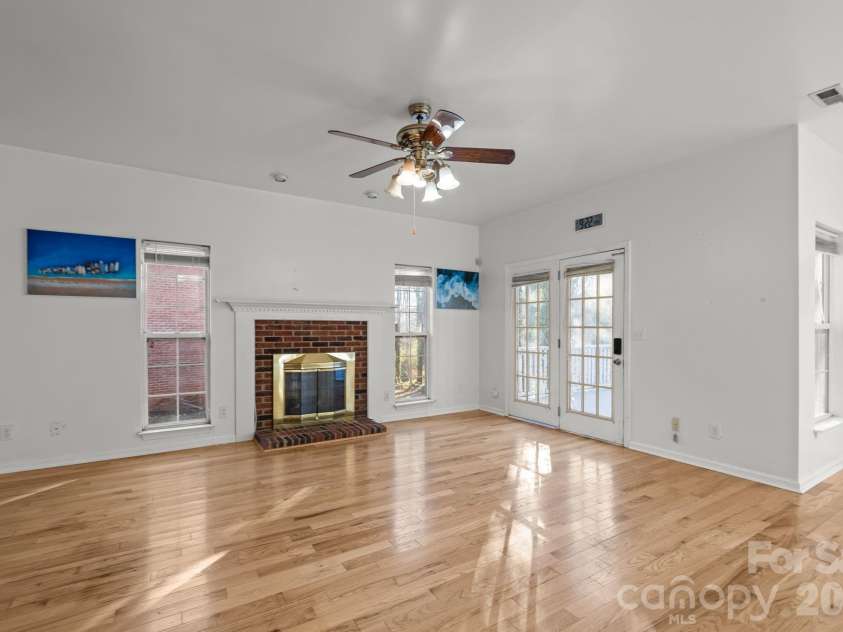 7132 Brighton Brook Drive, Charlotte, NC 28212.  MLS# CAR4336134, YatesRealty ID 3504. 