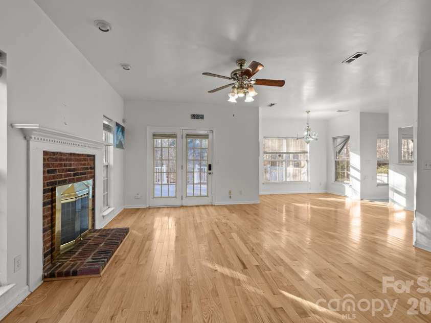 7132 Brighton Brook Drive, Charlotte, NC 28212.  MLS# CAR4336134, YatesRealty ID 3504. 