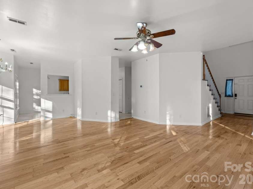 7132 Brighton Brook Drive, Charlotte, NC 28212.  MLS# CAR4336134, YatesRealty ID 3504. 