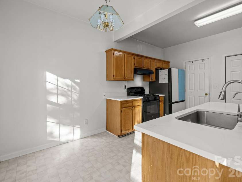 7132 Brighton Brook Drive, Charlotte, NC 28212.  MLS# CAR4336134, YatesRealty ID 3504. 