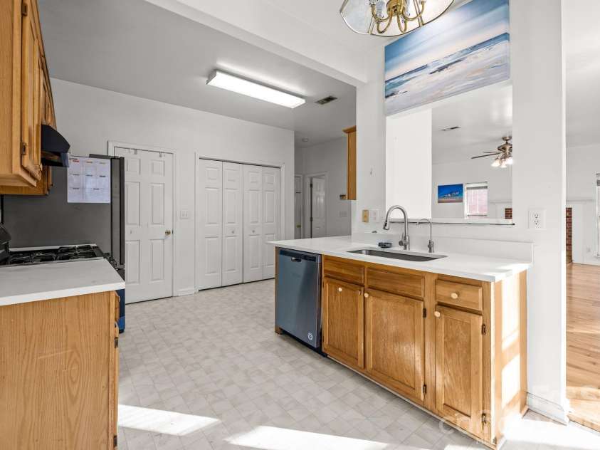 7132 Brighton Brook Drive, Charlotte, NC 28212.  MLS# CAR4336134, YatesRealty ID 3504. 