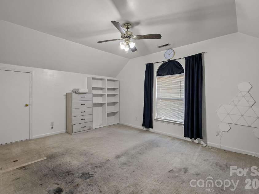 7132 Brighton Brook Drive, Charlotte, NC 28212.  MLS# CAR4336134, YatesRealty ID 3504. Bonus Room!