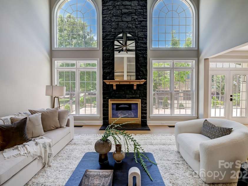 8707 Fairview Road, Charlotte, NC 28226.  MLS# CAR4252861, YatesRealty ID 35040. 