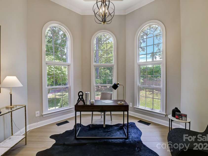 8707 Fairview Road, Charlotte, NC 28226.  MLS# CAR4252861, YatesRealty ID 35040. 