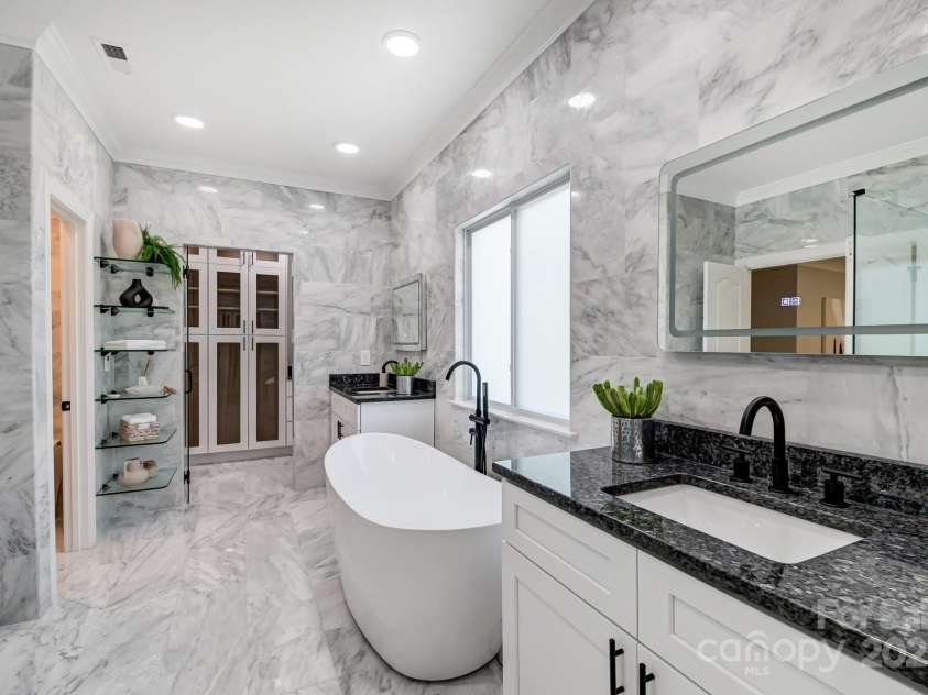 8707 Fairview Road, Charlotte, NC 28226.  MLS# CAR4252861, YatesRealty ID 35040. 