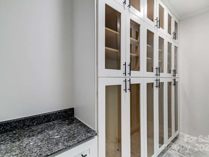 8707 Fairview Road, Charlotte, NC 28226.  MLS# CAR4252861, YatesRealty ID 35040. 