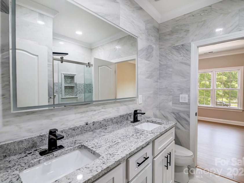 8707 Fairview Road, Charlotte, NC 28226.  MLS# CAR4252861, YatesRealty ID 35040. 