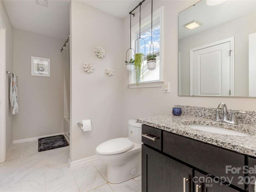 1227 Clover Lane, Matthews, NC 28104.  MLS# CAR4286163, YatesRealty ID 35041. 