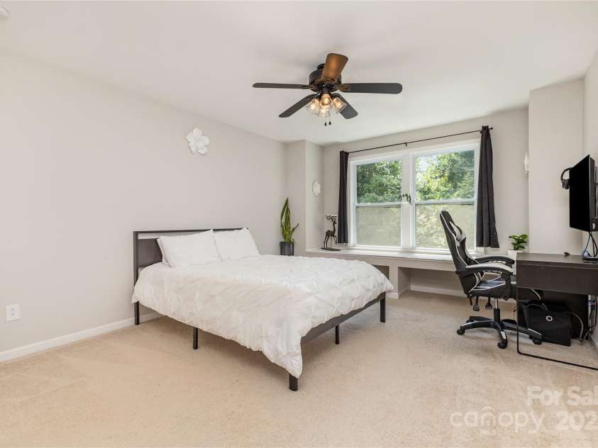 1227 Clover Lane, Matthews, NC 28104.  MLS# CAR4286163, YatesRealty ID 35041. 