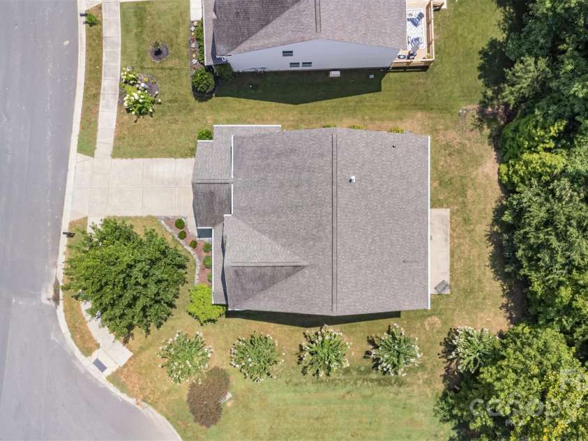 1227 Clover Lane, Matthews, NC 28104.  MLS# CAR4286163, YatesRealty ID 35041. 