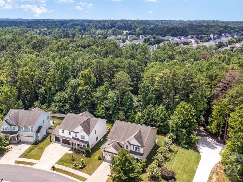 1227 Clover Lane, Matthews, NC 28104.  MLS# CAR4286163, YatesRealty ID 35041. 